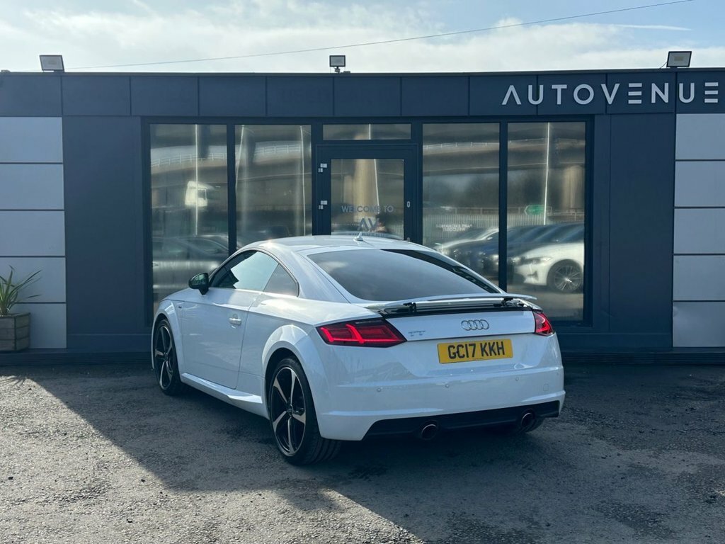 Audi TT 1.8L Black Edition GC17KKH White #2