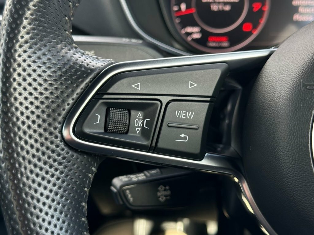 Audi TT 1.8L Black Edition GC17KKH White #4