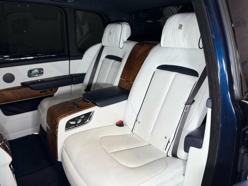 Rolls-Royce Cullinan 6.75 V12 Suv 4Wd Euro 6 563 Bhp  #3