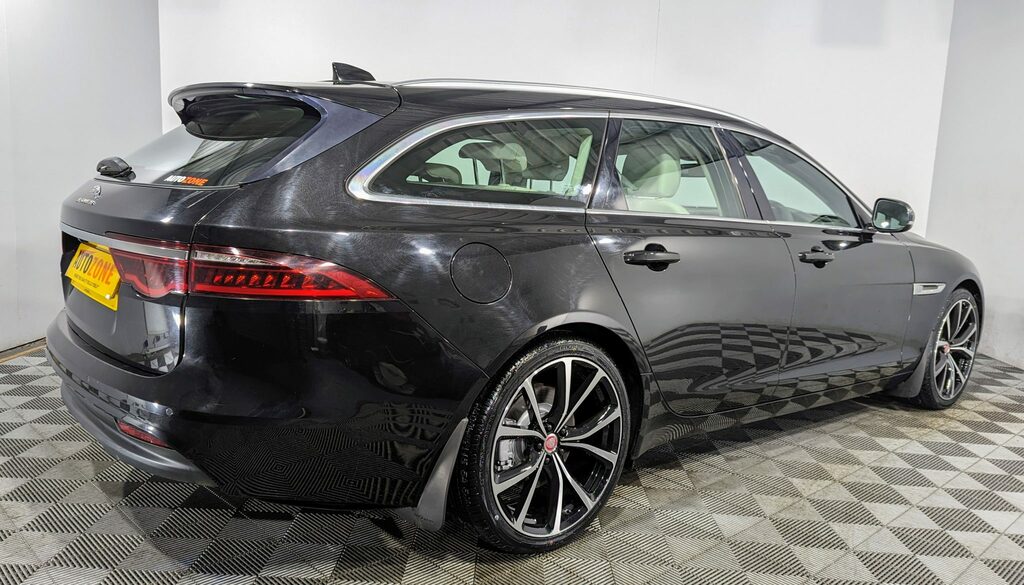 Jaguar XF 2.0D Prestige Black #4