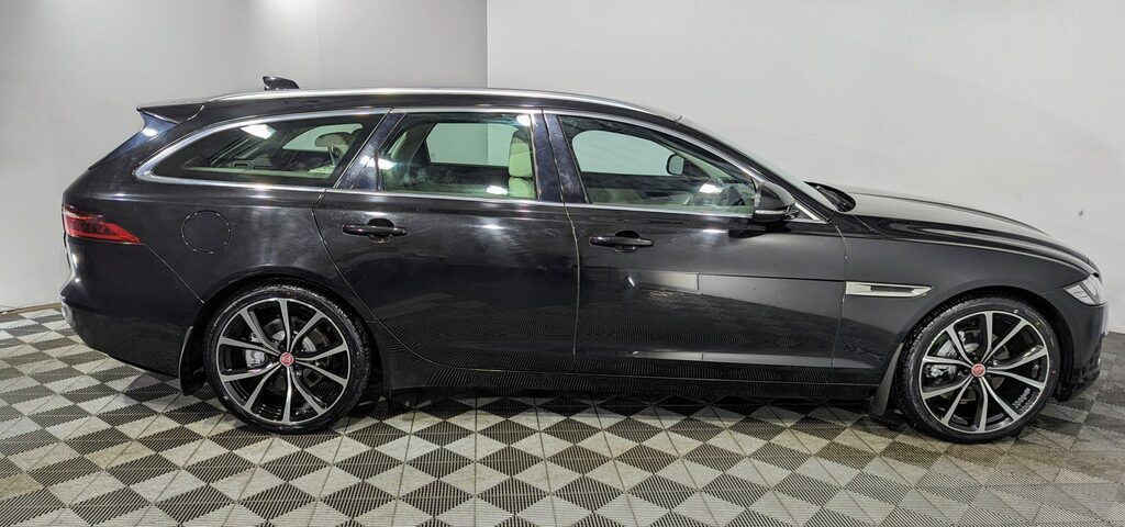 Jaguar XF 2.0D Prestige Black #5