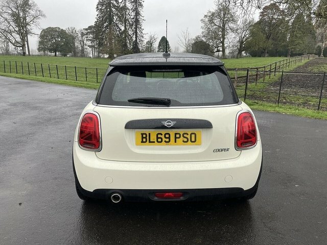 Mini Hatch 2019 1.5 Cooper Classic Hatchback Manua BL69PSO White #3