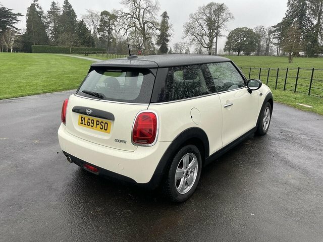 Mini Hatch 2019 1.5 Cooper Classic Hatchback Manua BL69PSO White #4