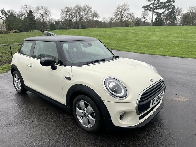 Mini Hatch 2019 1.5 Cooper Classic Hatchback Manua White