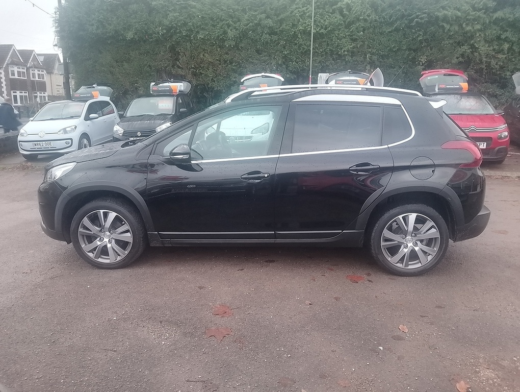 Peugeot 2008 Puretech Allure Premium Black #5