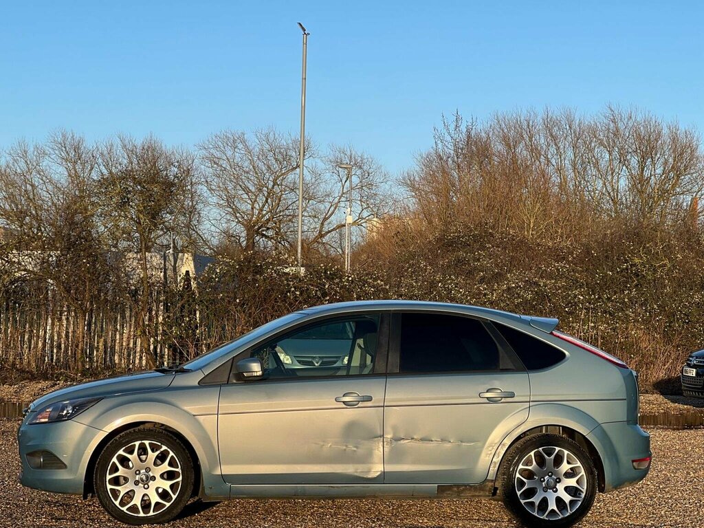 Ford Focus Hatchback 1.6 Zetec 200909 AO09HSC Blue #5