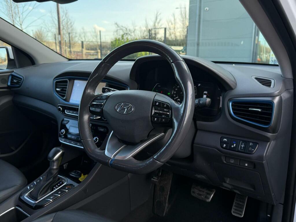 Hyundai Ioniq Hatchback 1.6 H-gdi Premium Se Dct Euro 6 Ss White