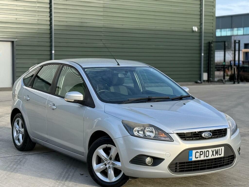Ford Focus Hatchback 1.6 Zetec 201010 Silver