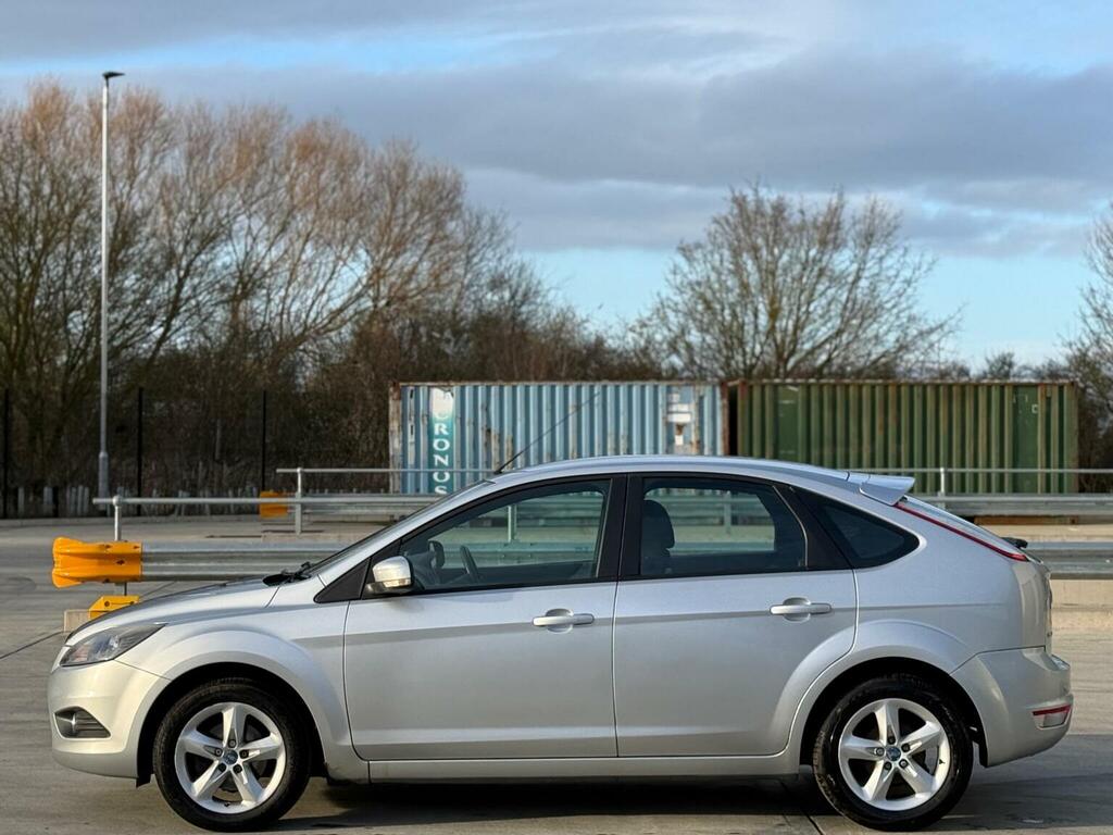 Ford Focus Hatchback 1.6 Zetec 201010 CP10XMU Silver #4