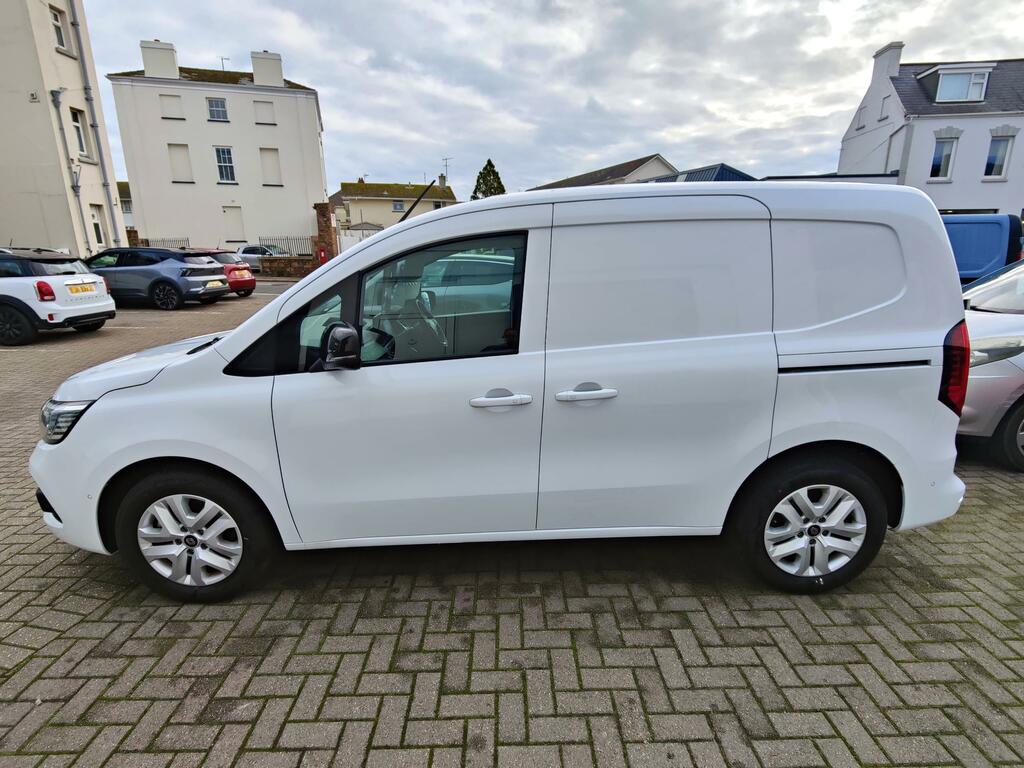 Renault Kangoo Retail Price New 34,592..Now Only 26,995 White #4