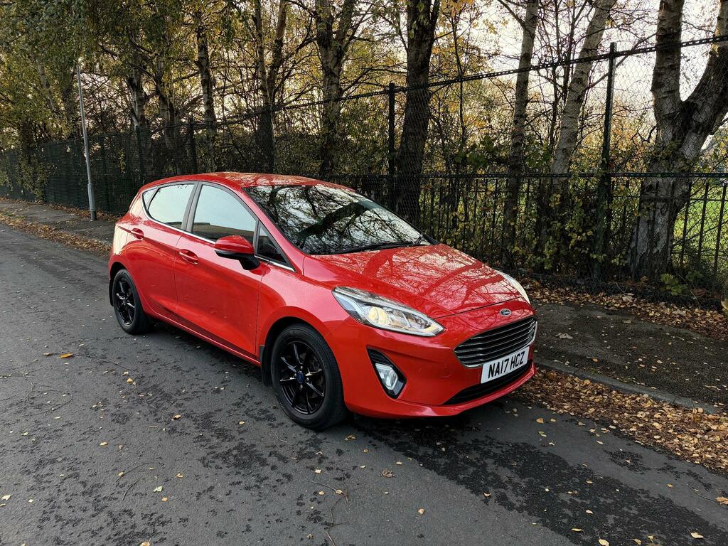Ford Fiesta 1.1 Ti-vct Zetec Euro 6 Ss Red