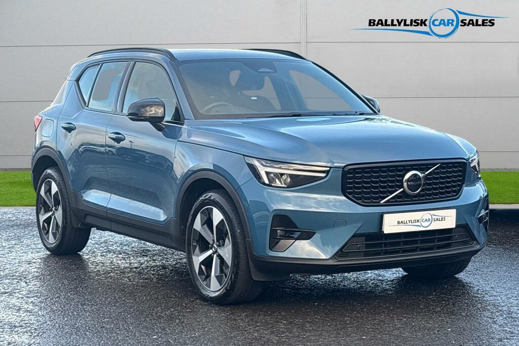 Volvo XC40 2.0 B4 197Ps Plus Dark Hybrid In 11K Blue