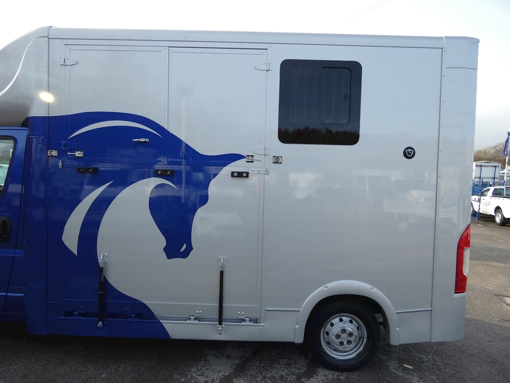 Peugeot Boxer L3 2.0Blue Hdi Euro 6 130Ps Horsebox Conversion U White #3