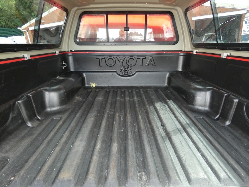 Toyota HILUX 2.5 D-4d Hl3 Double Cab Pick Up U3887 Red #2
