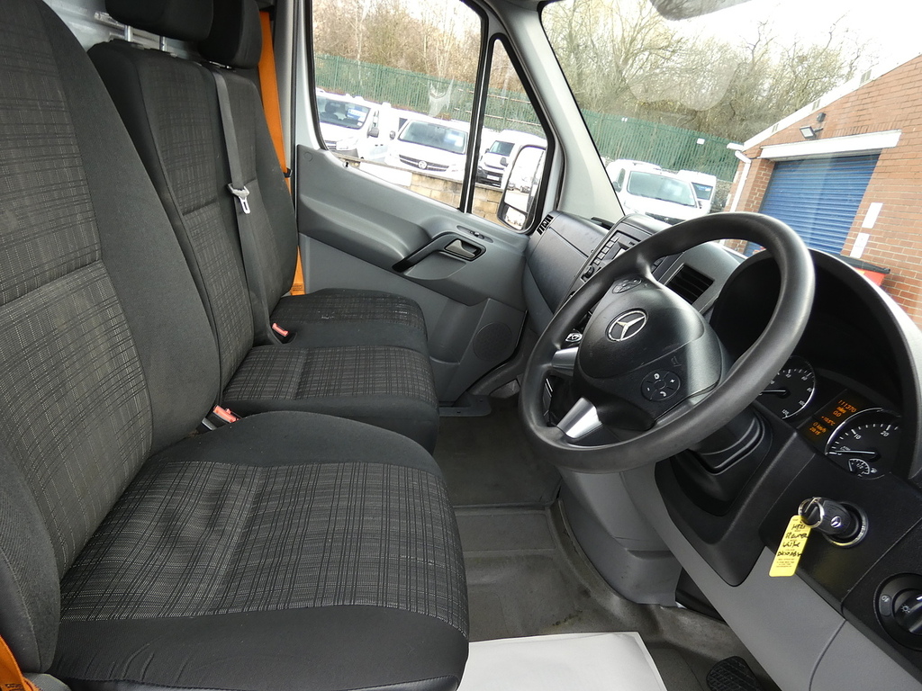 Mercedes-Benz Sprinter 313 Cdi Box 3.3M Tipper Stuning Van U4265 White