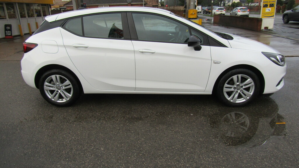 Vauxhall Astra 1.5 Turbo D Business Edition Nav Euro 6 S S White #3