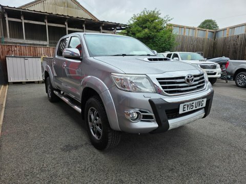 Toyota HILUX Invincible X 4X4 Silver #3