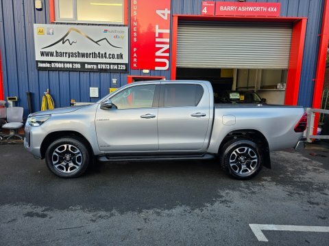 Toyota HILUX Invincible 4Wd D-4d YP71DFA Silver #4