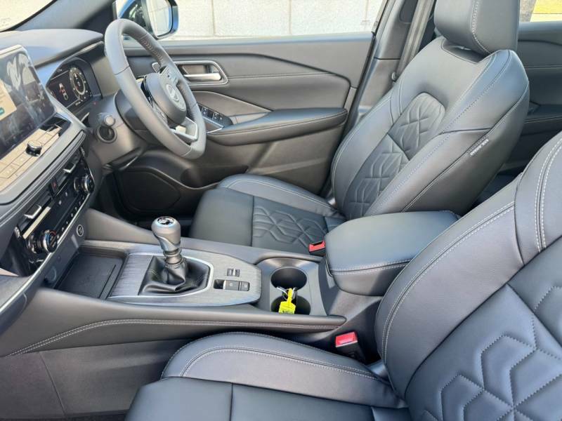 Nissan Qashqai 1.3 Dig-t Mhev Tekna Suv Hybrid Black #4