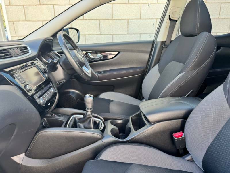 Nissan Qashqai 1.3 Dig-t N-connecta Glass Roof Pack Suv Petro PE21YOM Grey #4