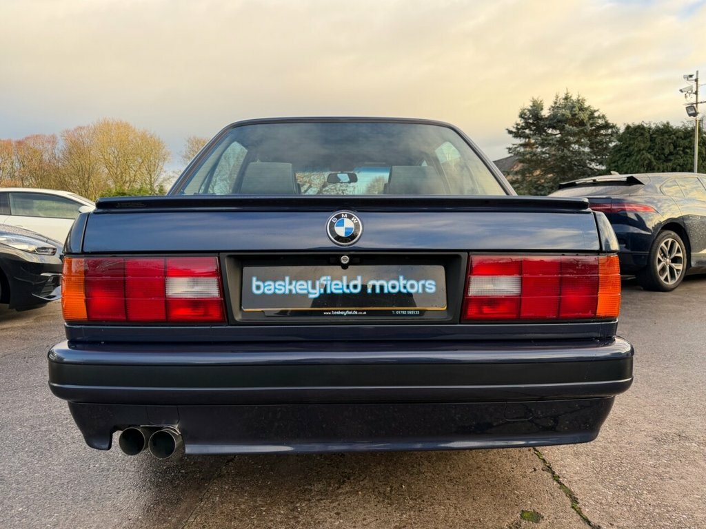BMW 3 Series Saloon Blue #3