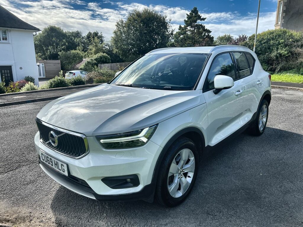 Volvo XC40 D3 Momentum Pro Awd CU69HLG White #3