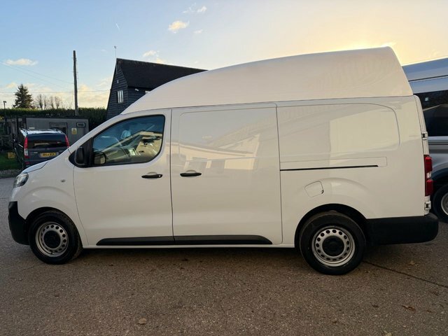 Vauxhall Vivaro Turbo D 2900 Dynamic VK72RPX White #3