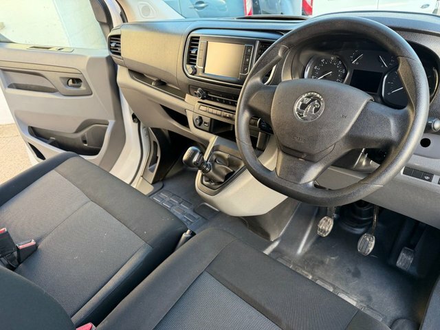 Vauxhall Vivaro Turbo D 2900 Dynamic VK72RPX White #5