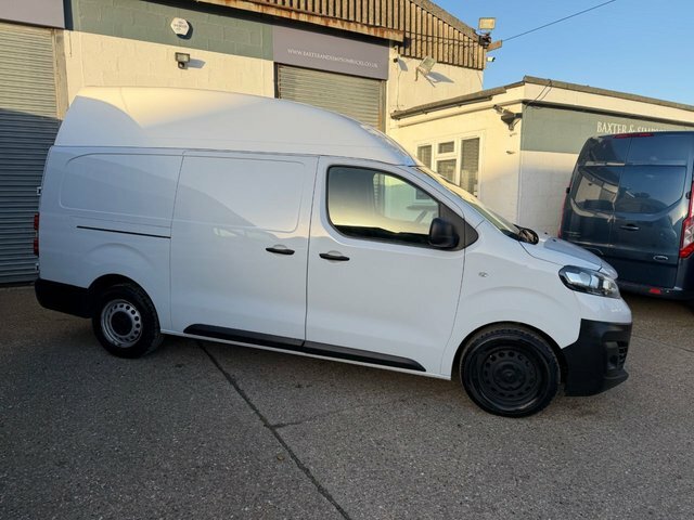 Vauxhall Vivaro Turbo D 2900 Dynamic VK72RPX White #2