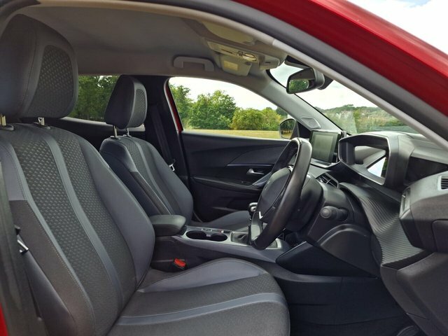 Peugeot 2008 Puretech Allure Suv PJ20FFO Red #6