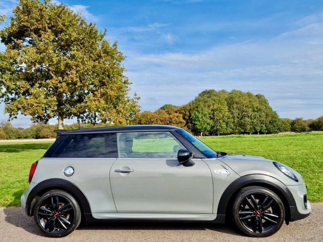 Mini Hatch Cooper S Sport Hatchback EO69GWJ Grey #2