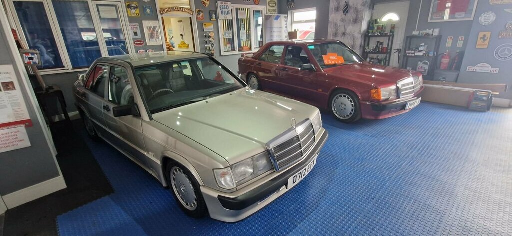 Mercedes-Benz 190 Saloon Red #16