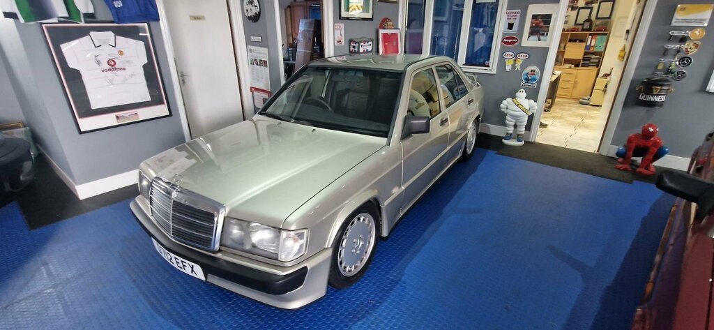 Mercedes-Benz 190 Saloon Red #17