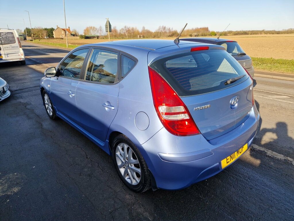Hyundai I30 Crdi Comfort Blue #4