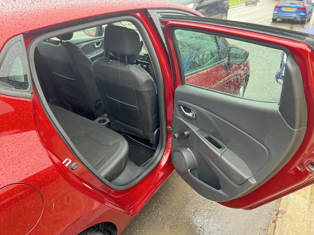 Renault Clio Hatchback 1.2 Dynamique Nav 1.2 16V 75 2016 HK66YHF Red #6