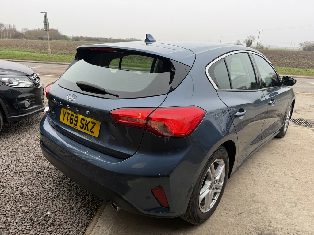 Ford Focus Hatchback 1.5 Ecoblue Zetec 2019 YT69SKZ Blue #5