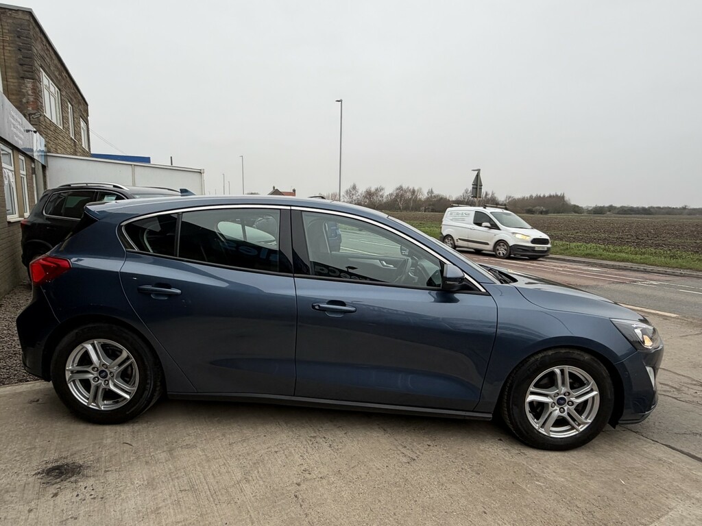 Ford Focus Hatchback 1.5 Ecoblue Zetec 2019 YT69SKZ Blue #3