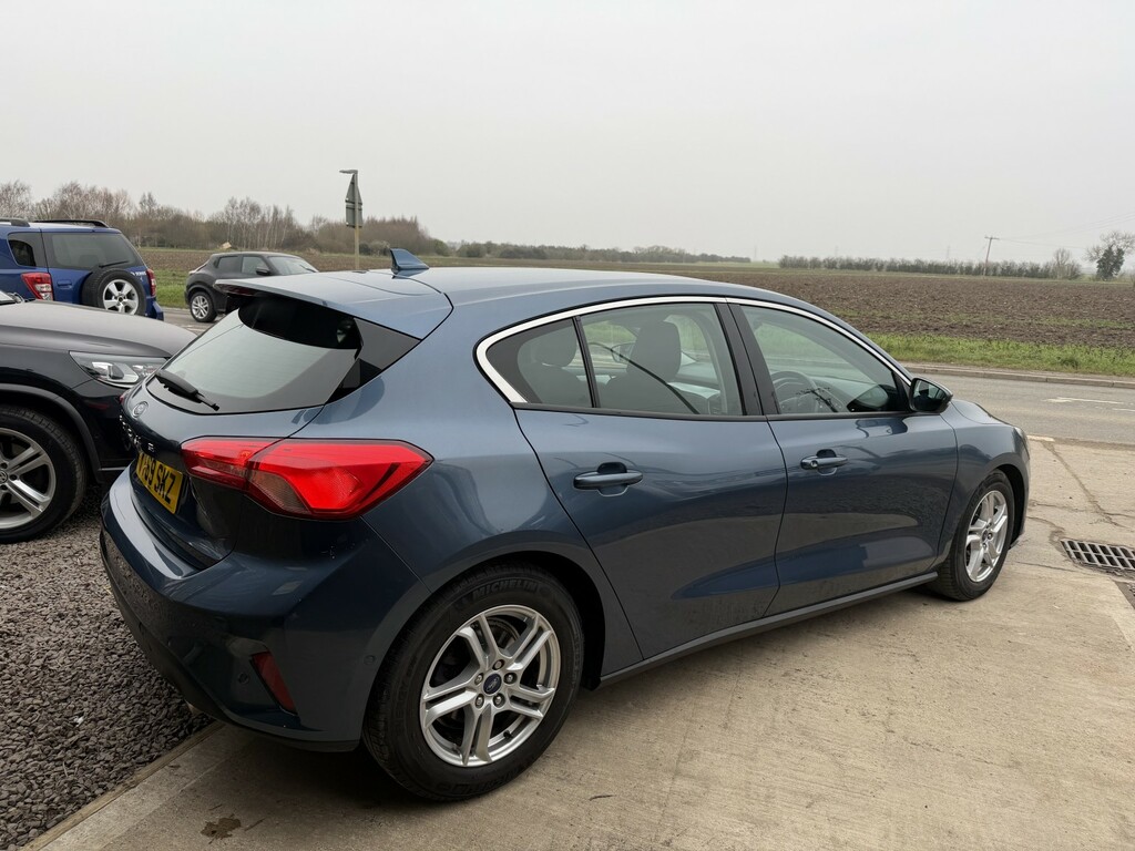 Ford Focus Hatchback 1.5 Ecoblue Zetec 2019 YT69SKZ Blue #4