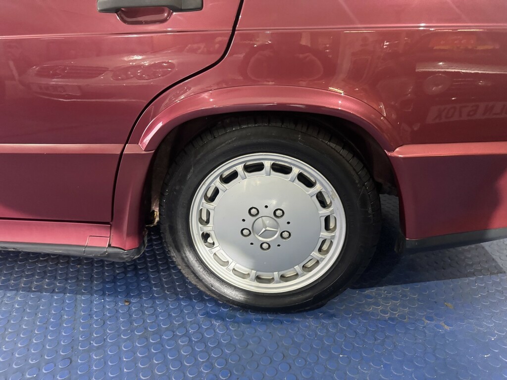 Mercedes-Benz 190 E Auto Red #22