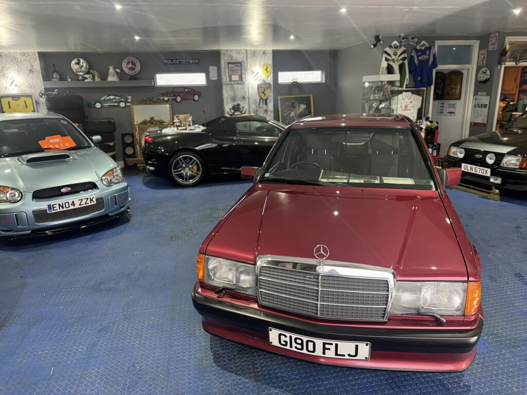 Mercedes-Benz 190 E Auto Red #16