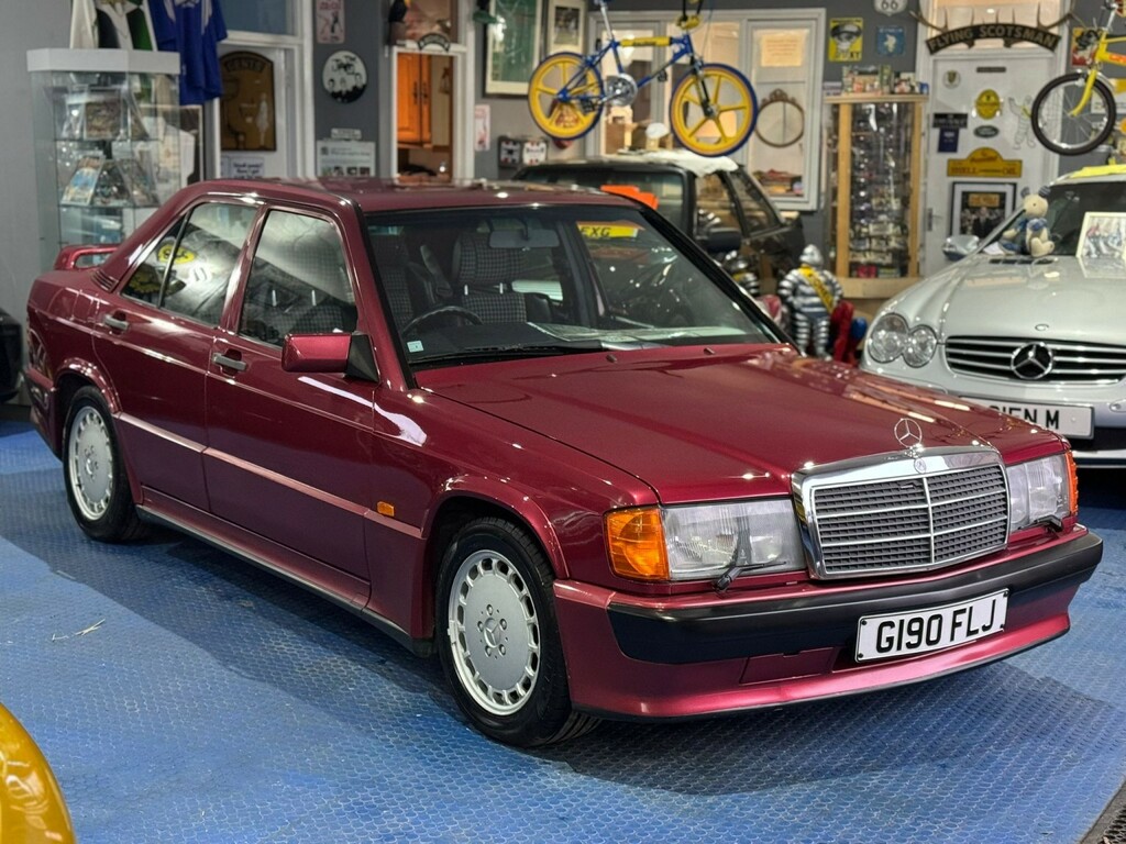 Mercedes-Benz 190 Saloon 2.5 1990 Red