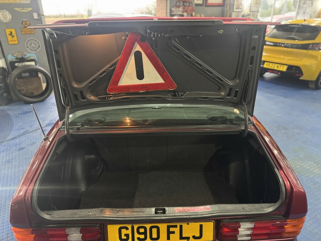 Mercedes-Benz 190 E Auto Red #23