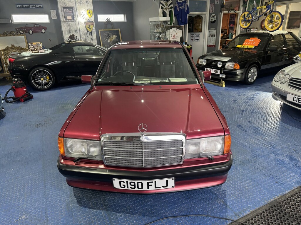 Mercedes-Benz 190 Saloon 2.5 1990 Red #4