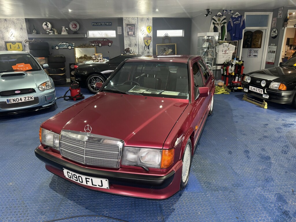 Mercedes-Benz 190 Saloon 2.5 1990 Red #3