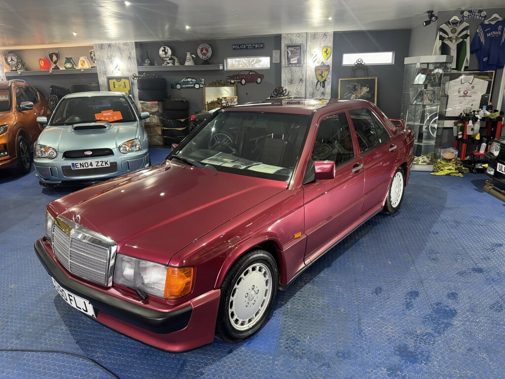 Mercedes-Benz 190 Saloon 2.5 1990 Red #2