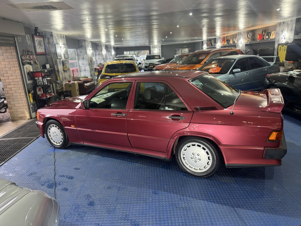 Mercedes-Benz 190 E Auto Red #18