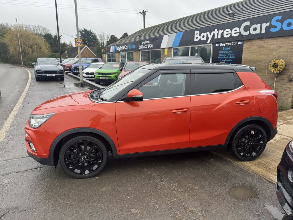 SsangYong Tivoli Suv 1.6 P Le 2020 Orange #5