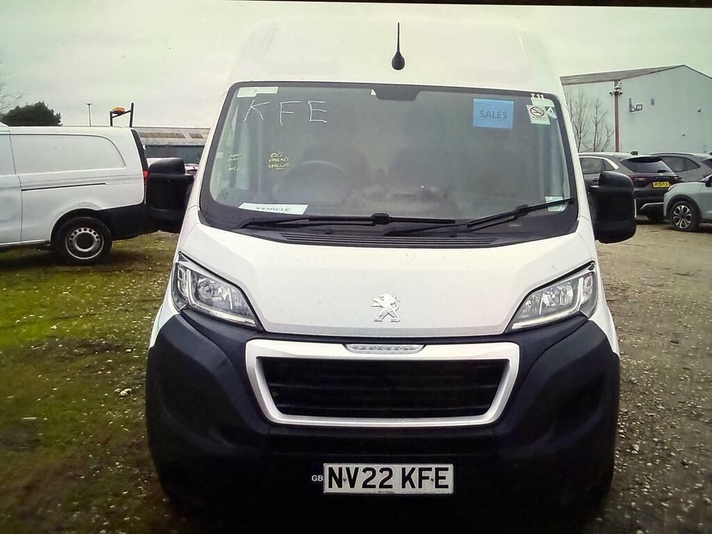 Peugeot Boxer 2.2 Bluehdi 335 Professional L3 H2 Euro 6 S S NV22KFE White #2