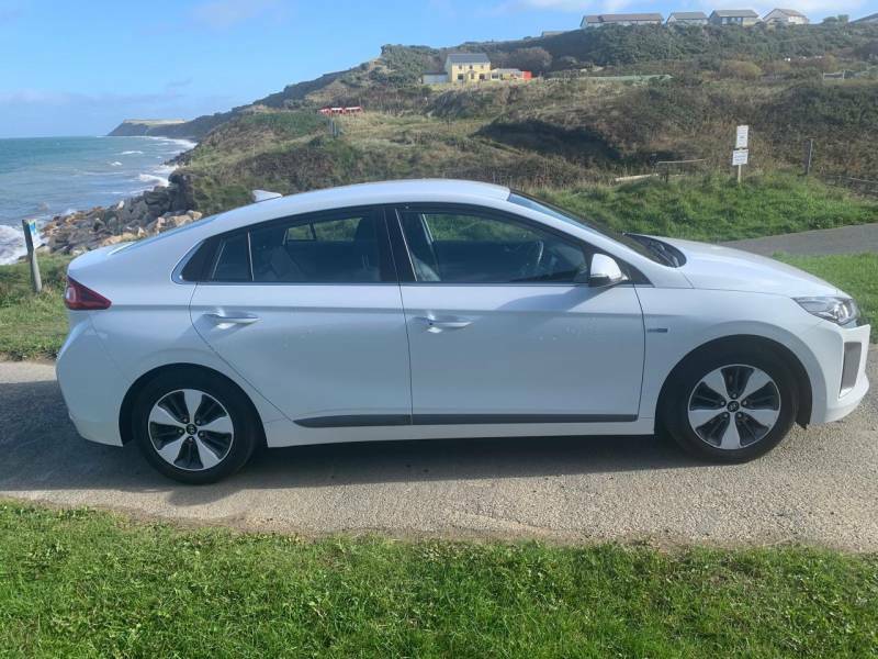 Hyundai Ioniq 1.6 Gdi Plug-in Hybrid Premium Se Dct - 2020 White #4