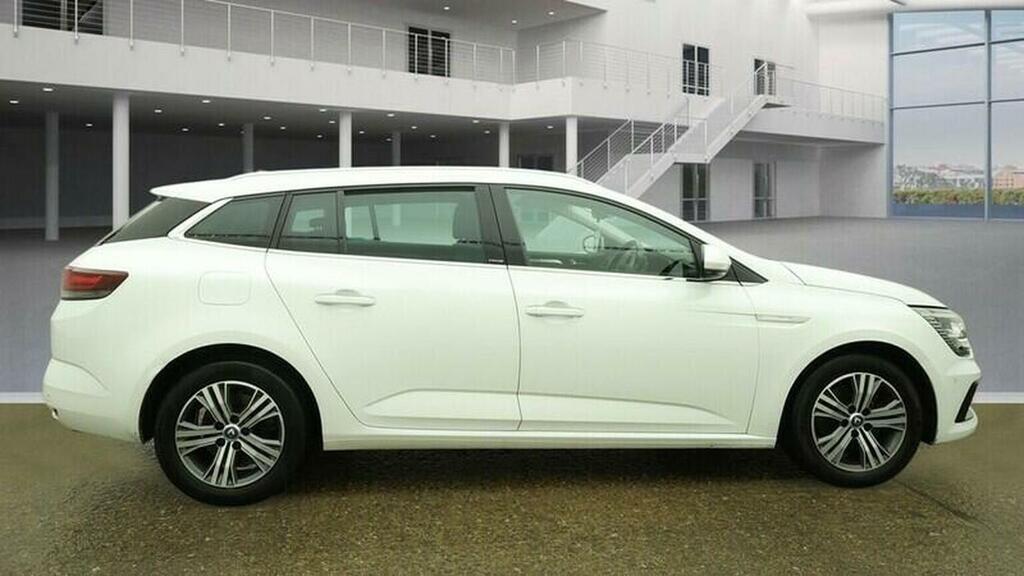Renault Megane E-Tech Estate 1.6 E-tech 9.8Kwh Iconic Sport Tourer RF21YKT White #3